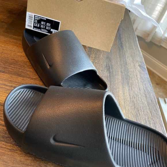 Nike Calm Slides, Size 11, Black ordered wrong size main image 4